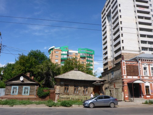 Typical Samara street - old and new