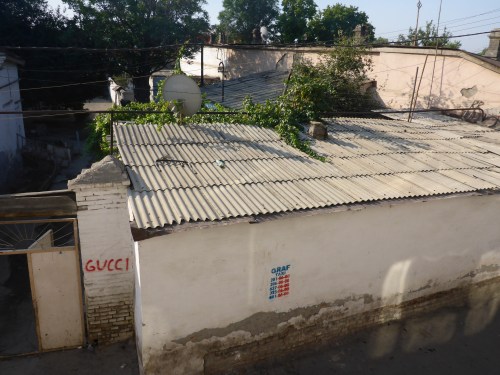 Behind the new facades of Qo'qon steeet, Uzbekistan, where the real life happens