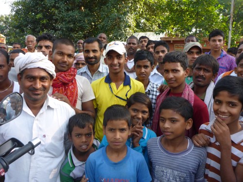 Leaving a village between Chhapra and Muzaffarpur, India