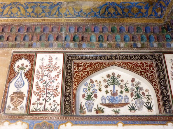 Fine inlays at I'timad-ud-Daulah mausoleum, Agra, India