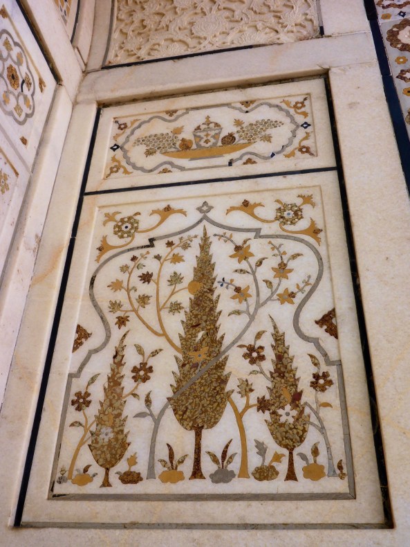Fine inlays at I'timad-ud-Daulah mausoleum, Agra, India