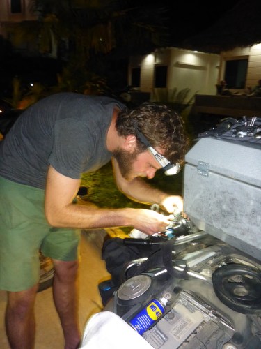 Floris helping us with Anne's fuel pump