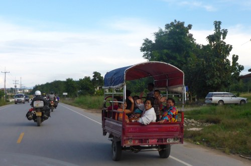 Goodbye beautiful people of Myanmar, the border is 5' away from here