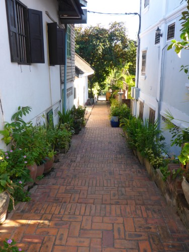 Il y a une multitude de petites ruelles à Luang Prabang, Laos