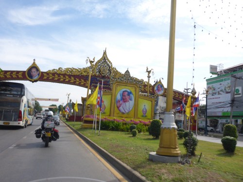Leaving Ayutthaya on the King 's birthday