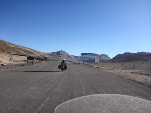 You can guess where the Argentinian/Chilean border at Paso Pehuenche is!!