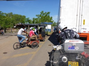 Somotillo border post 'Must be able to squeeze through here'