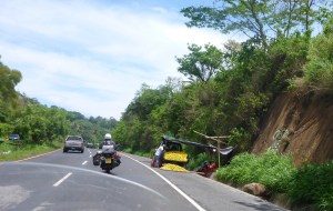 Another roadside seller in El Savador - fresh lemons
