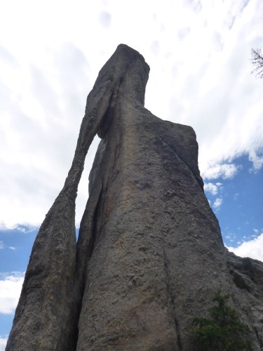 Thread the eye of the needle