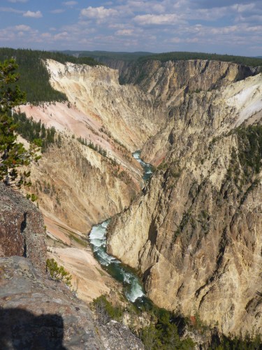 Canyon Village grand view of Yellowstone river, at 2413m