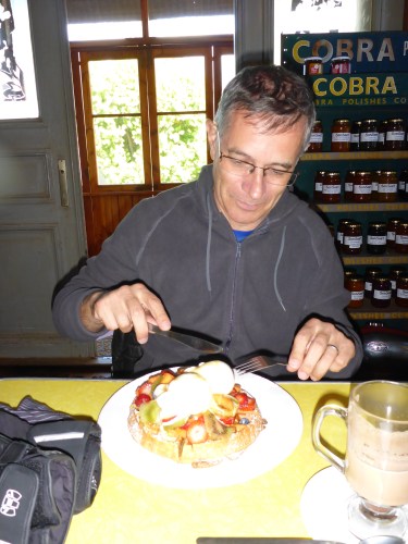 Morning tea on our way to George, South Africa